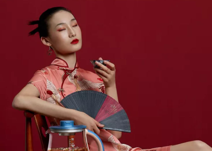 【363期】被老板说审美不行，当场拿出有冲击力的海报给我看